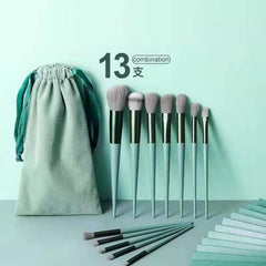 13 Sets Of Cosmetic Brushes
